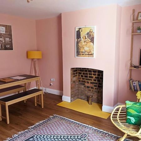 Stylish And Colourful Flat Minutes From The Beach Margate Eksteriør bilde