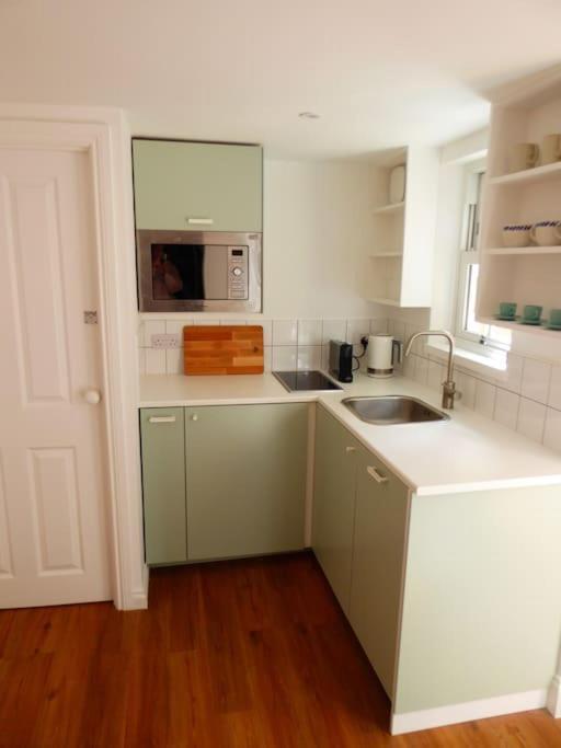 Stylish And Colourful Flat Minutes From The Beach Margate Eksteriør bilde