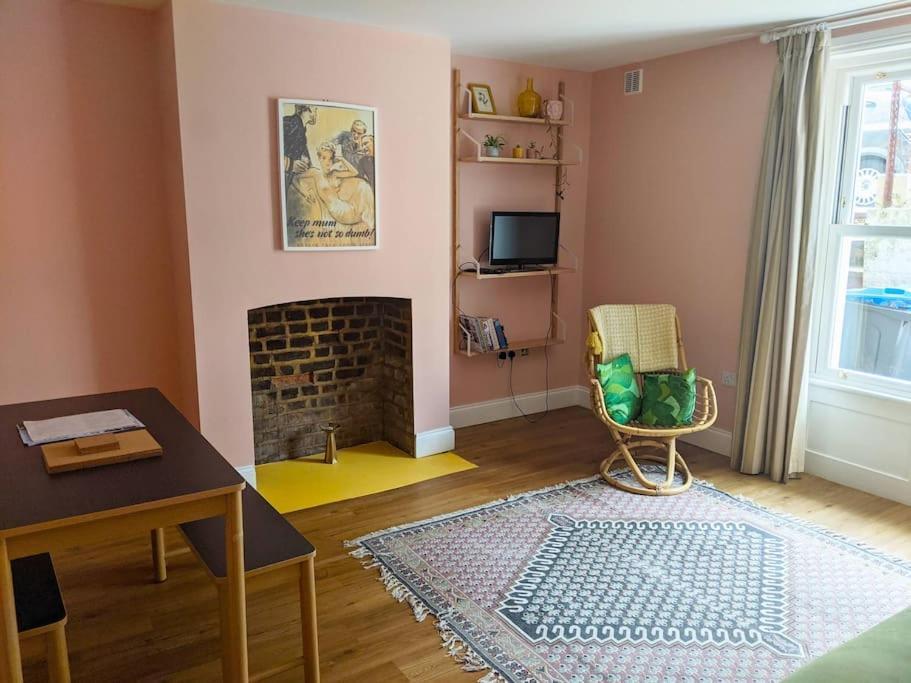 Stylish And Colourful Flat Minutes From The Beach Margate Eksteriør bilde