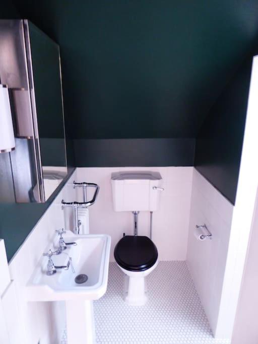 Stylish And Colourful Flat Minutes From The Beach Margate Eksteriør bilde