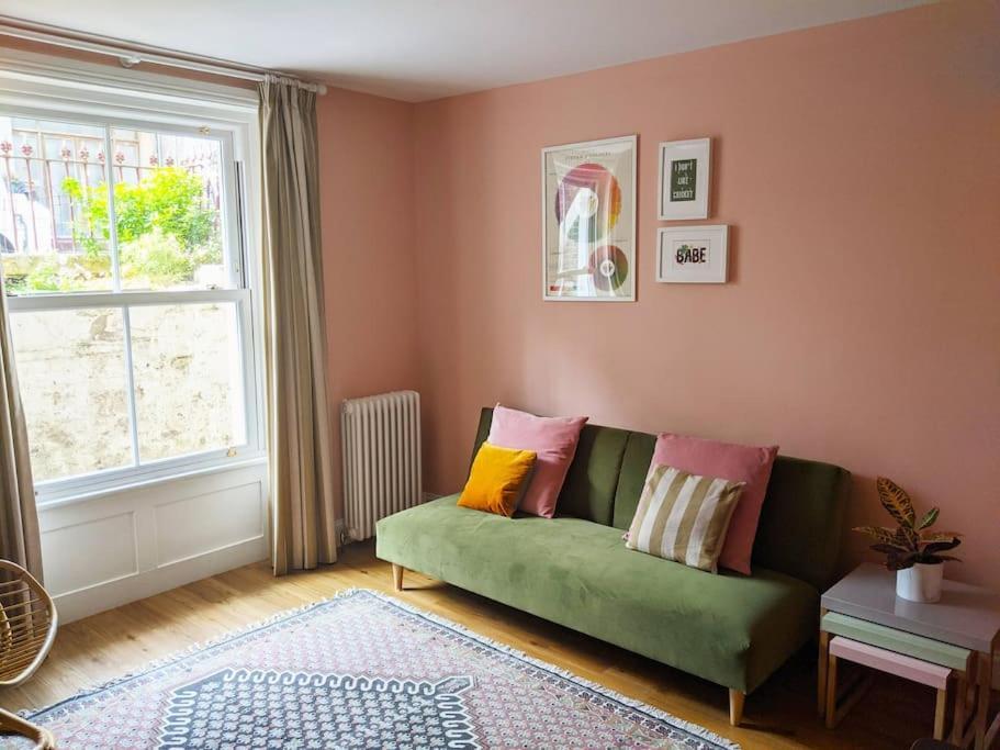 Stylish And Colourful Flat Minutes From The Beach Margate Eksteriør bilde